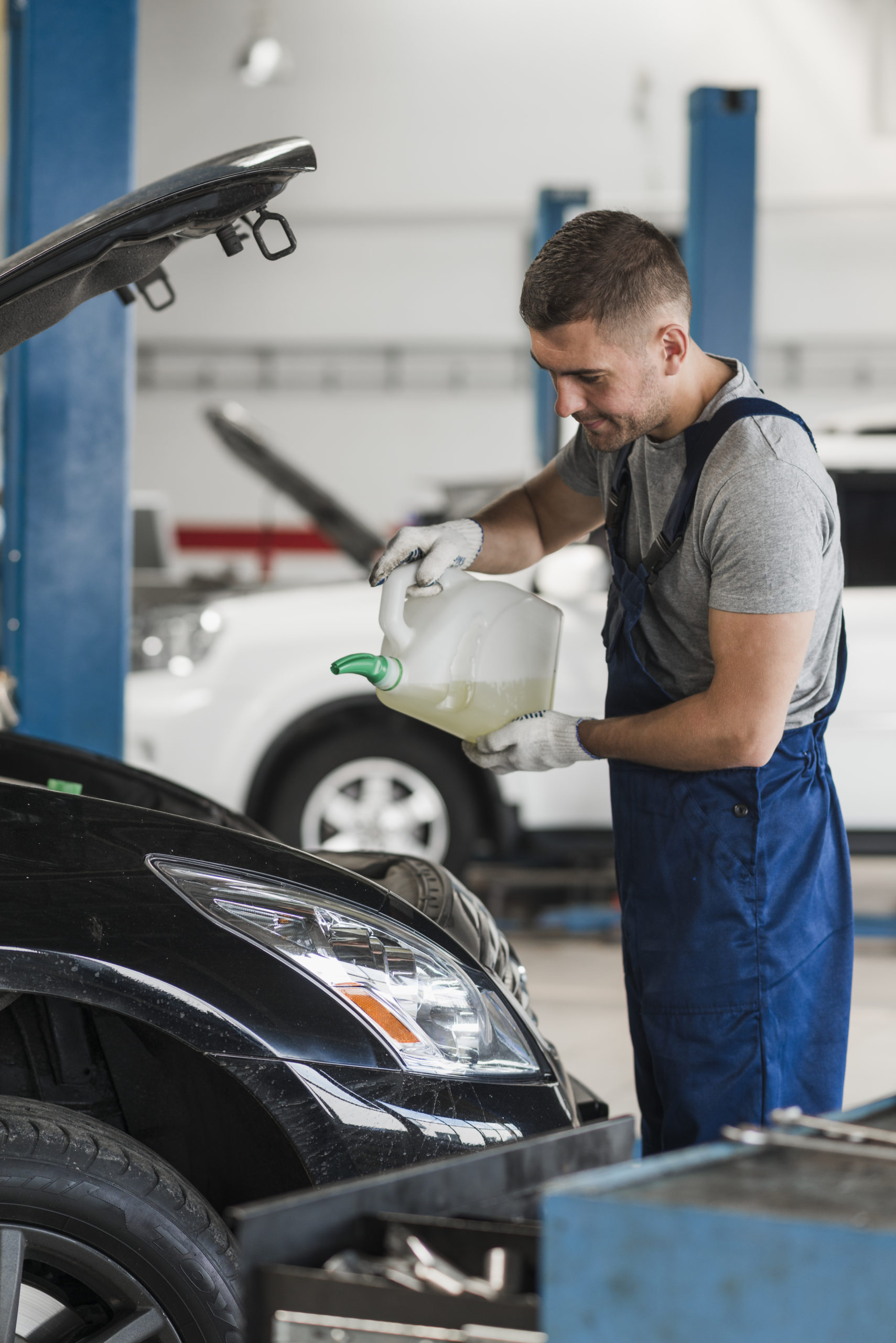 modern-automobile-mechanic-composition-silesia-moto